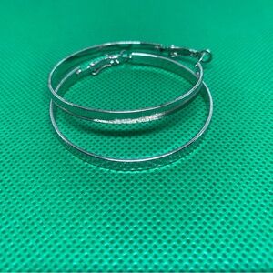 Edgy Antique Look Shimmer Brushed Flathead Silver Pierce Earrings